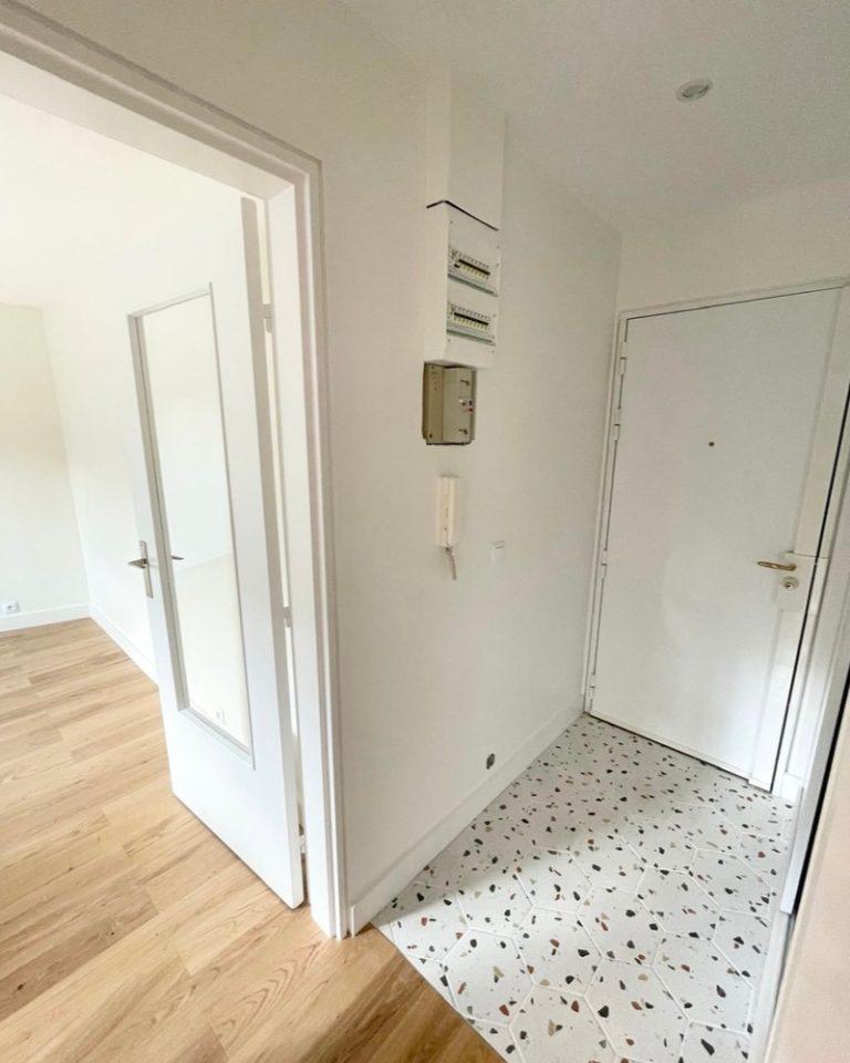 renovation-totale-entree-couloir-01