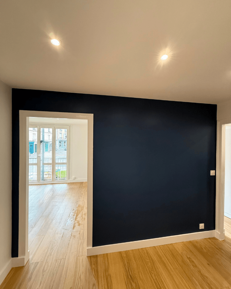 Entrée lumineuse et modernisée d’un appartement T3 à Meudon après rénovation