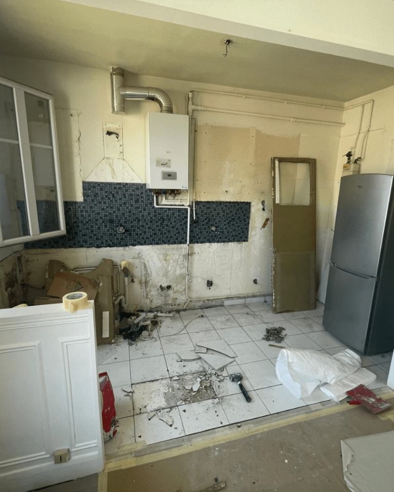 Cuisine ancienne dans le Val-de-Marne avant rénovation complète